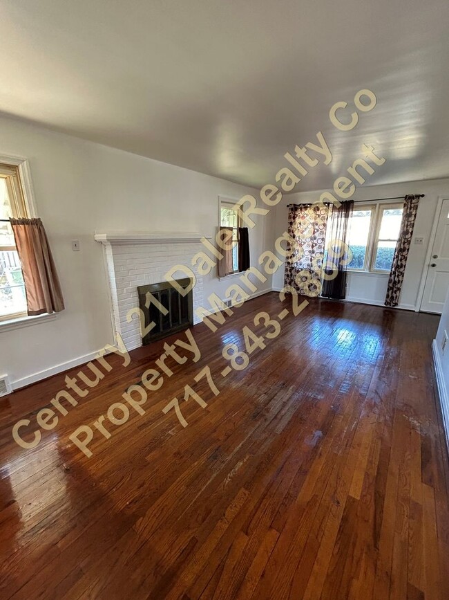 Building Photo - 3 BR, 1 Bath Home in Central York School D...