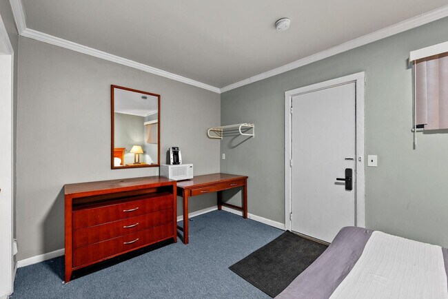 Building Photo - 18732 Dix Toledo Rd