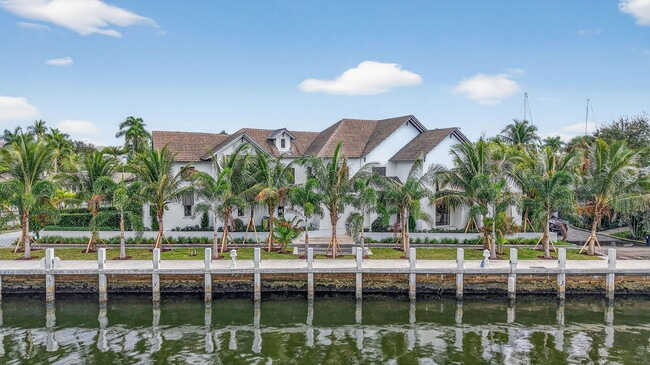 Building Photo - 400 Mola Ave