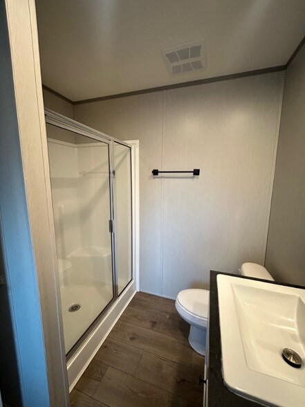 Building Photo - 10301 SE 29th St