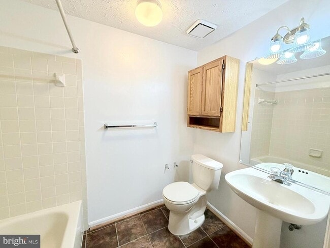 Building Photo - 13114 Briarcliff Terrace