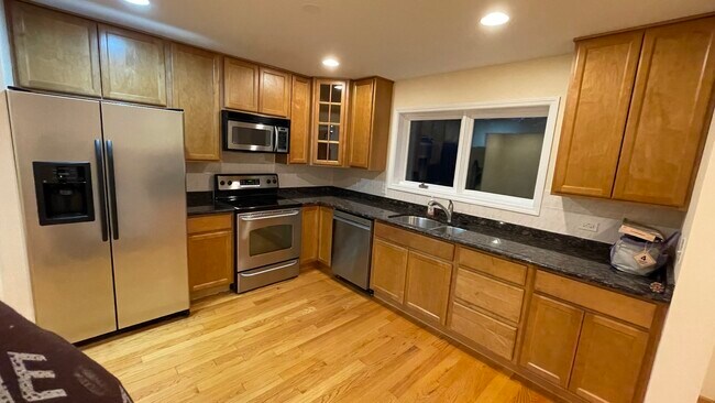 Building Photo - 1723 Wildberry Dr