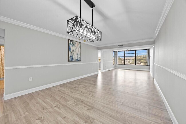 Building Photo - 3716 Whitehall Dr