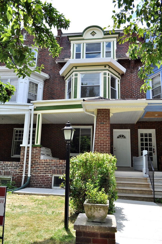 Building Photo - 4632 Locust St