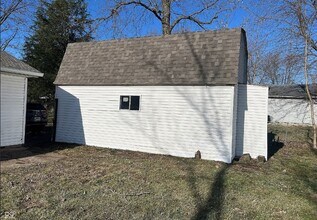 Building Photo - Cozy 3-Bedroom Home with Spacious Yard in Indianapolis
