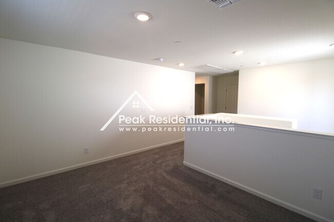 Building Photo - Brand New Rocklin 4bd/3ba House with 2 Car...