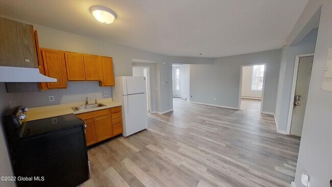 Building Photo - 300 Morton Ave