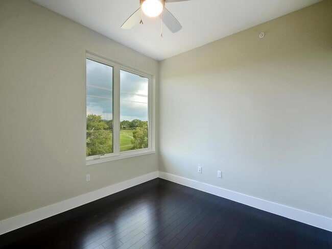 Building Photo - 2612 W 12th St