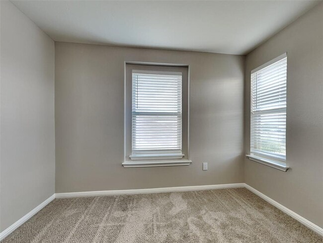 Building Photo - 5343 Marsh Ln