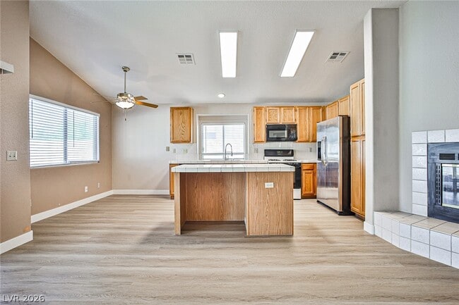 Building Photo - 3923 Mountain Birch St
