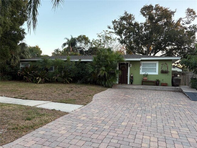 Building Photo - 4716 W Wyoming Ave