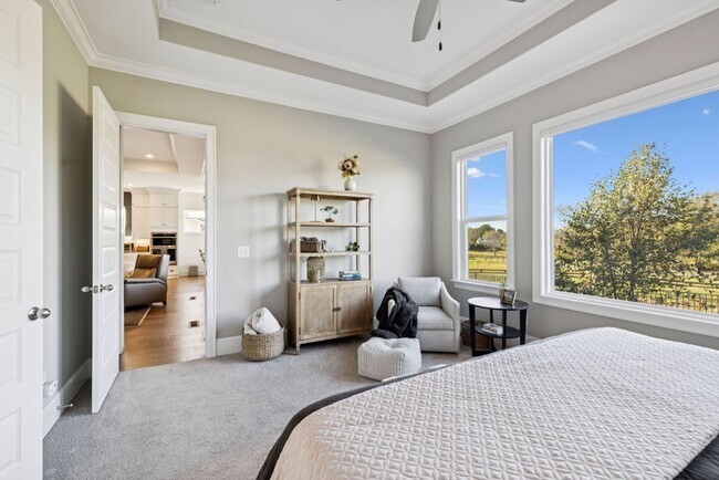 Building Photo - Luxurious living space *Fully furnished and impeccably designed*