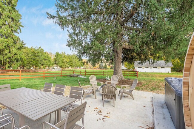 Building Photo - 64 Montebello Rd