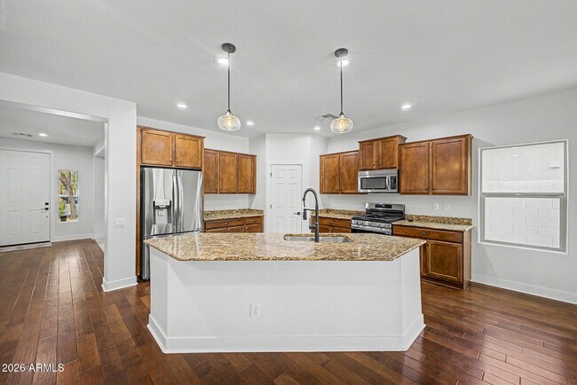 Building Photo - 3113 E Chisum Ln