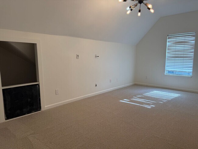 Building Photo - 303 Norvich Ct