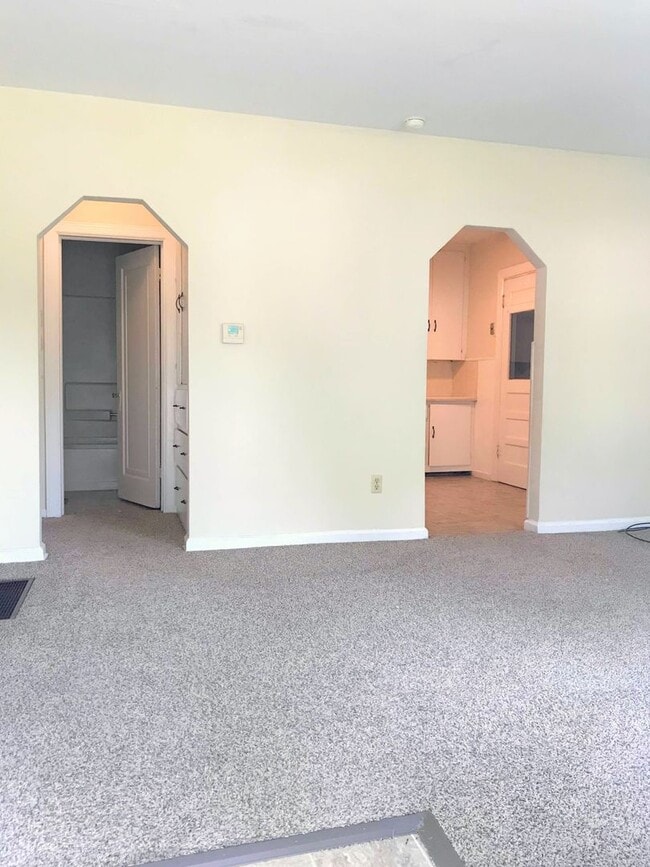 Building Photo - Cute 2 Bed 1 Bath in Good Neighborhood