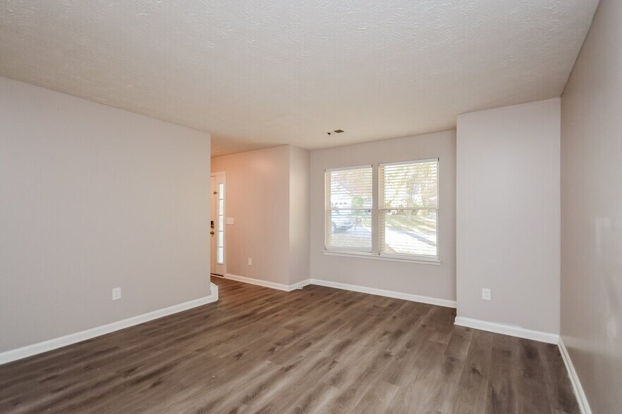 Building Photo - 1693 Laurel Creek Cir