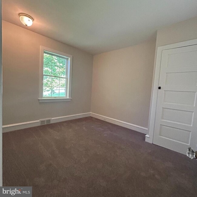 Building Photo - 379 Dehaven St