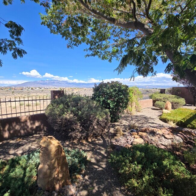 Building Photo - 6912 Vista Del Sol Dr NW