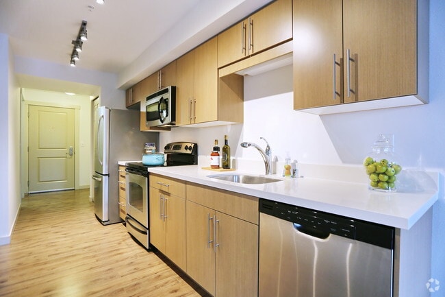 1BR, 1BA - 548 SF - The Noble Apartments
