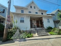 Building Photo - 116 E Broad St
