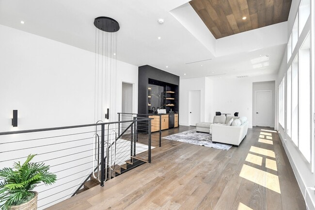 Building Photo - 5414 John Dreaper Dr