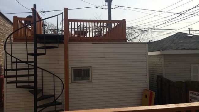 Building Photo - 3749 N Clifton Ave