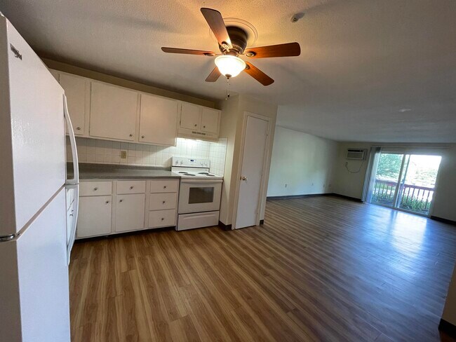 Building Photo - 99 Powers St