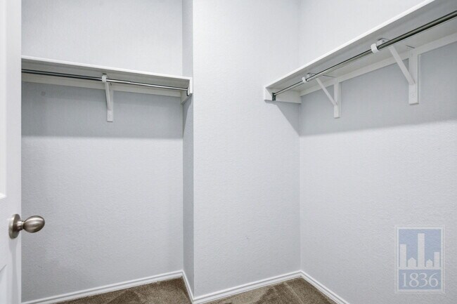 Building Photo - 8005 Crystalbrook W