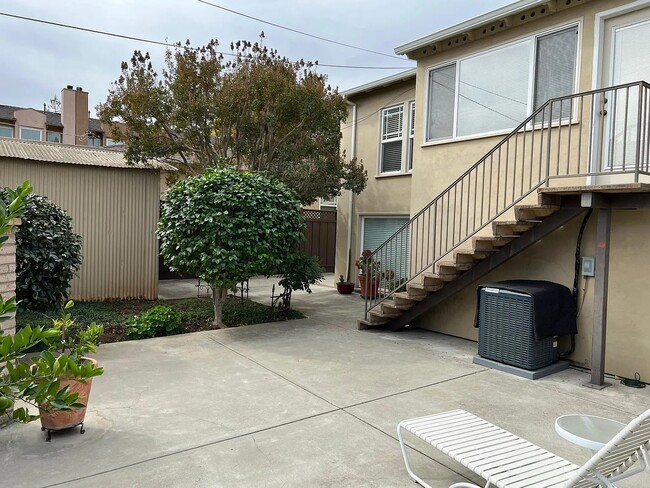 Building Photo - 419 Tyndall St