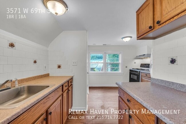 Building Photo - 3571 W 69th St