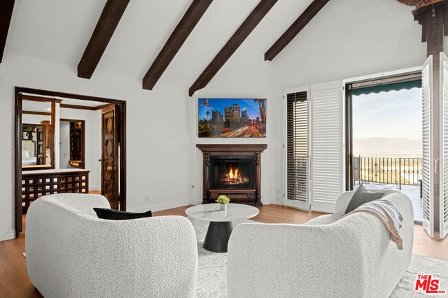 Building Photo - 3722 Alonzo Ave