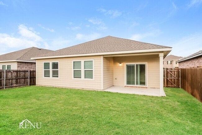 Building Photo - 1752 Escondido Dr