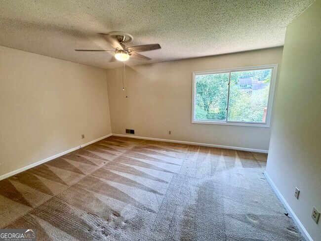 Building Photo - 3636 Hardy Rd