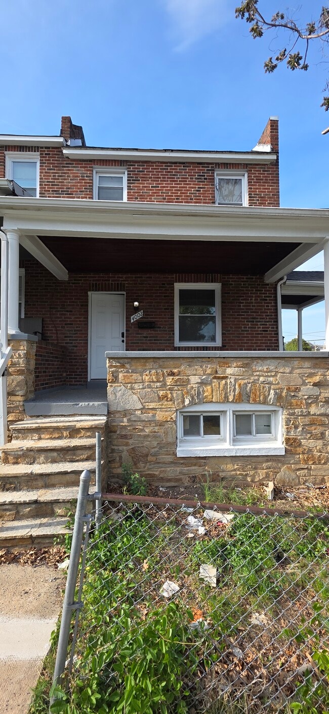 Building Photo - 4000 Walrad St