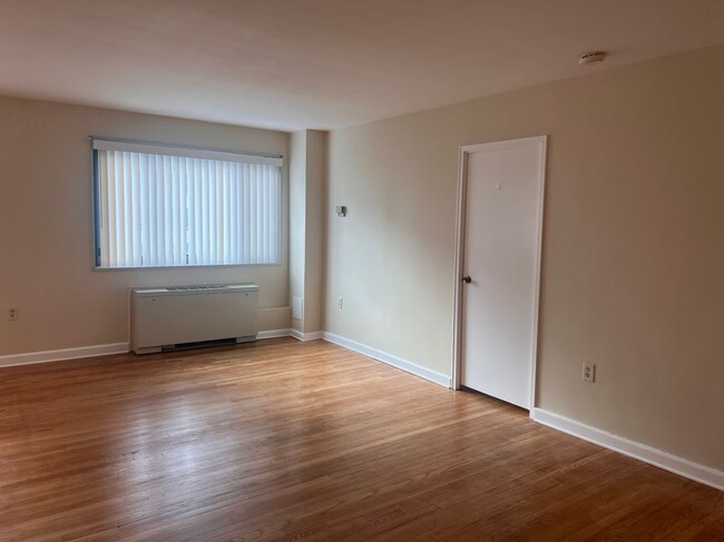 Building Photo - 1200 S Arlington Ridge Rd