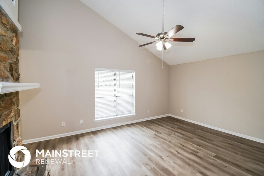 Building Photo - 6472 Dickens Dr