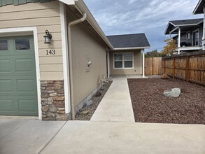 Building Photo - Newer two bedroom/two bath duplex | Availa...