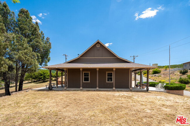 Building Photo - 18087 Newview Dr