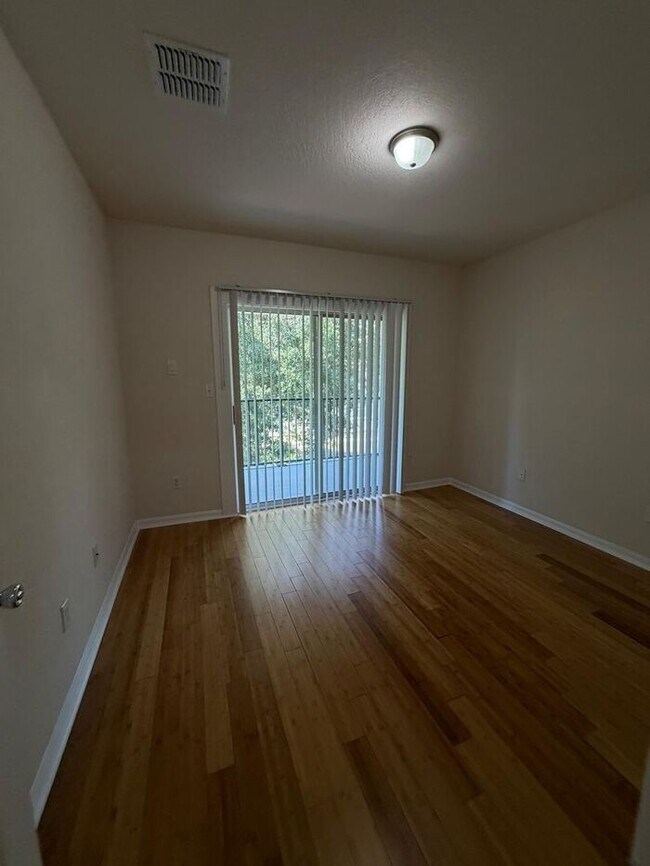 Building Photo - Beautifully Updated 3-Bedroom Townhouse in Kissimmee – Gated Community with Pool