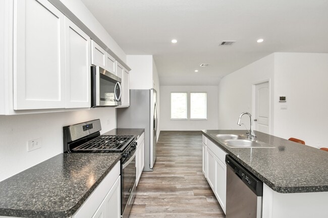 Building Photo - 5315 Castlebury Meadows Dr