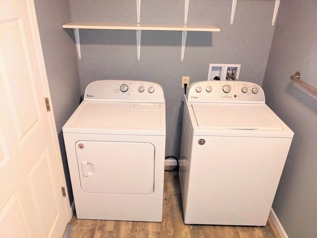 Building Photo - 3816 Kensington Pl