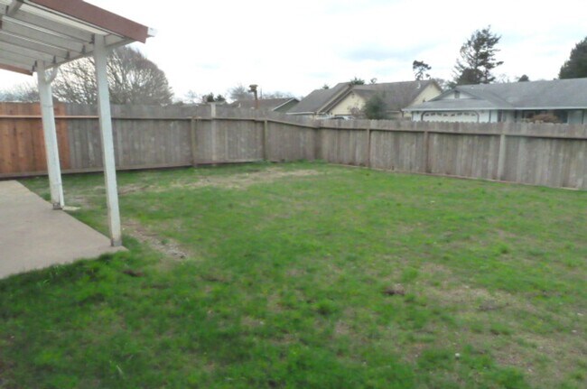 Building Photo - Spacious 3-Bedroom Home on a Quiet Cul-de-Sac in McKinleyville