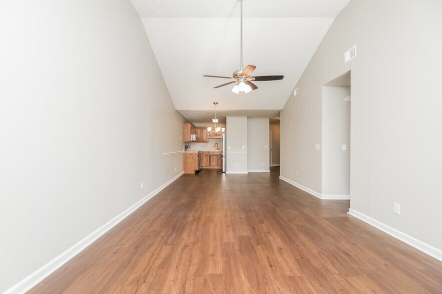 Building Photo - 603 Freedom Ct
