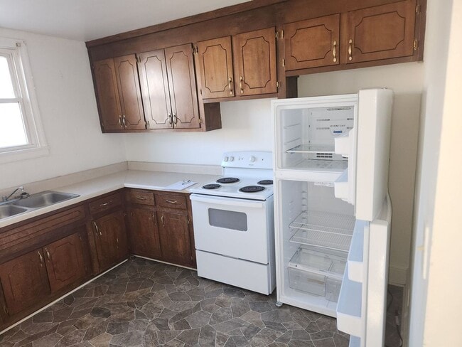 Building Photo - 1 Bedroom, 1 Bathroom Quadplex in Petersburg just off of Rt. 460