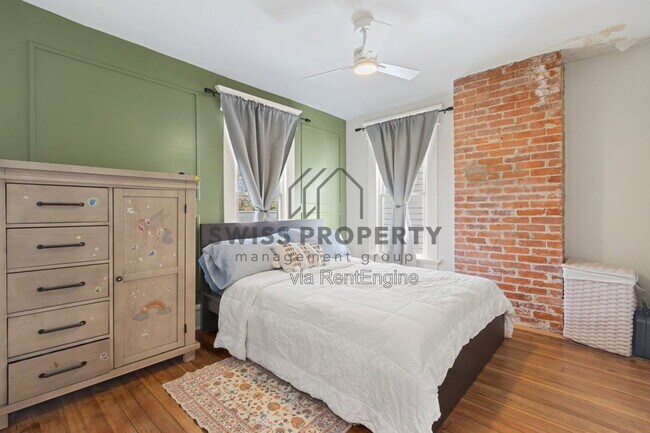 Building Photo - 463 S 22nd St