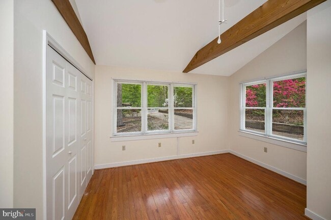 Building Photo - 130 Spring Wood Dr