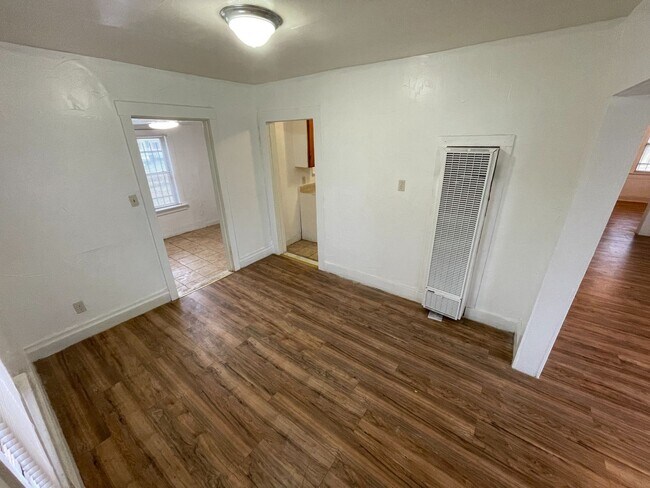 Building Photo - 2 br, 1 bath House - 1419 NE 25th