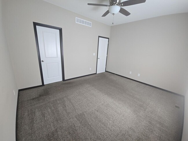 Building Photo - 12817/19 E Timber Lake Ct