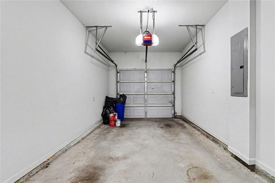 Building Photo - 7051 Fringe Flower Dr